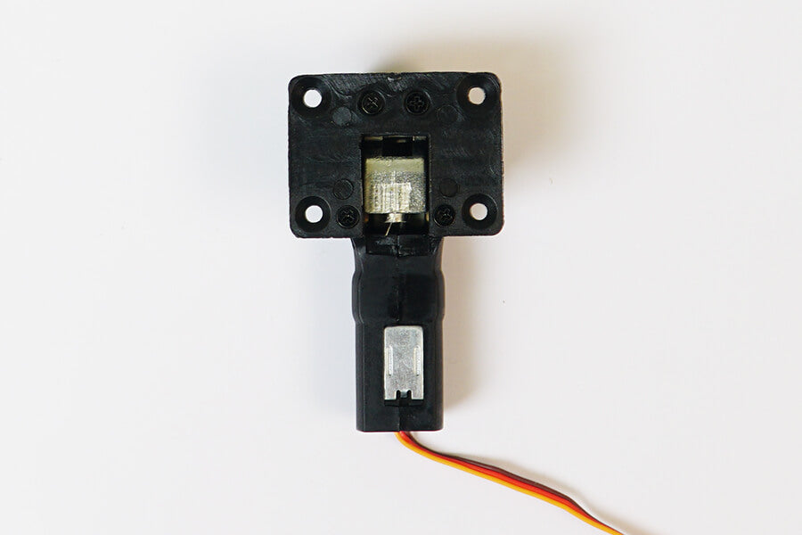 E-retract mechanism for RC models with connections and housing detail