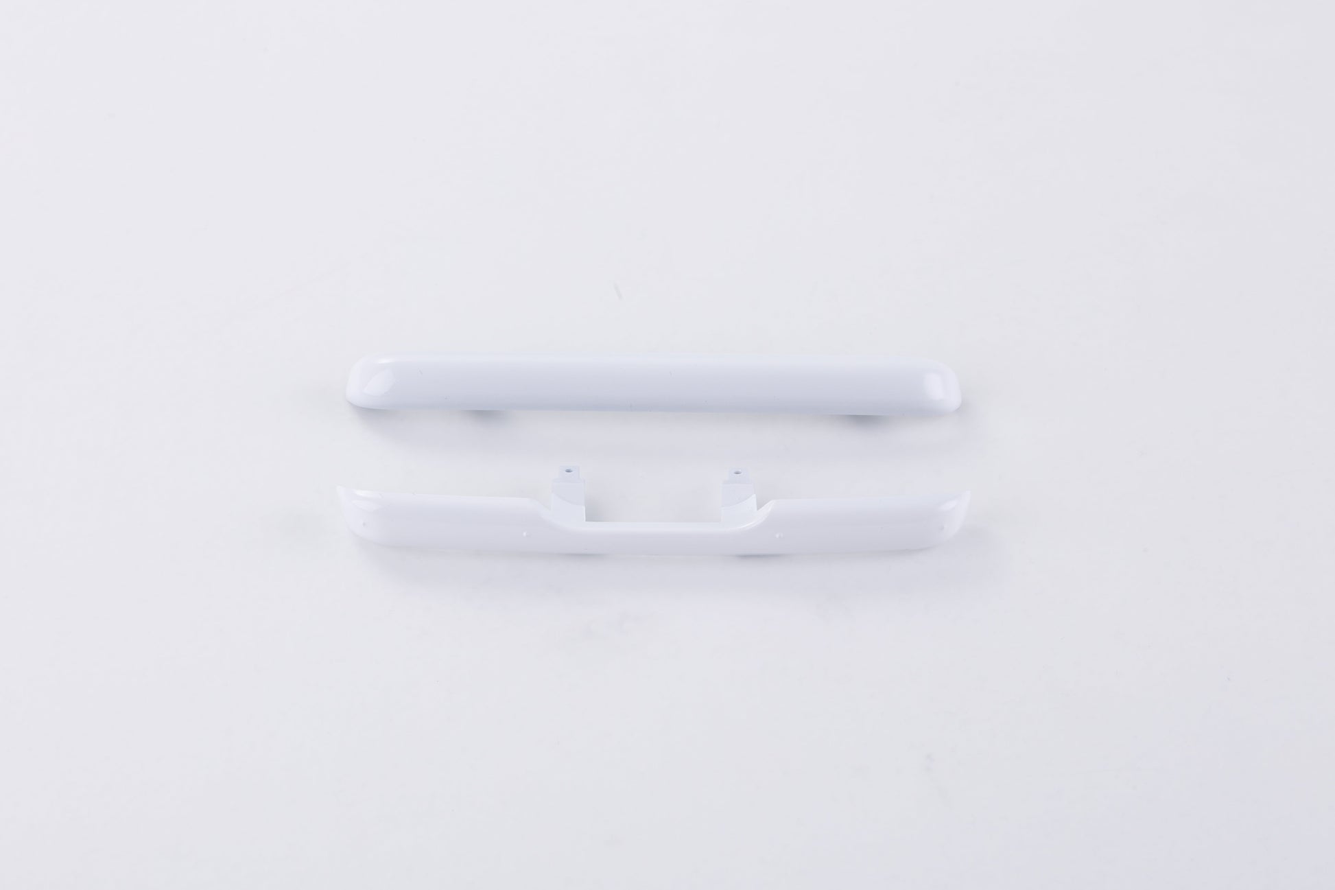 White bumper set for 1:18 scale Apache RC model