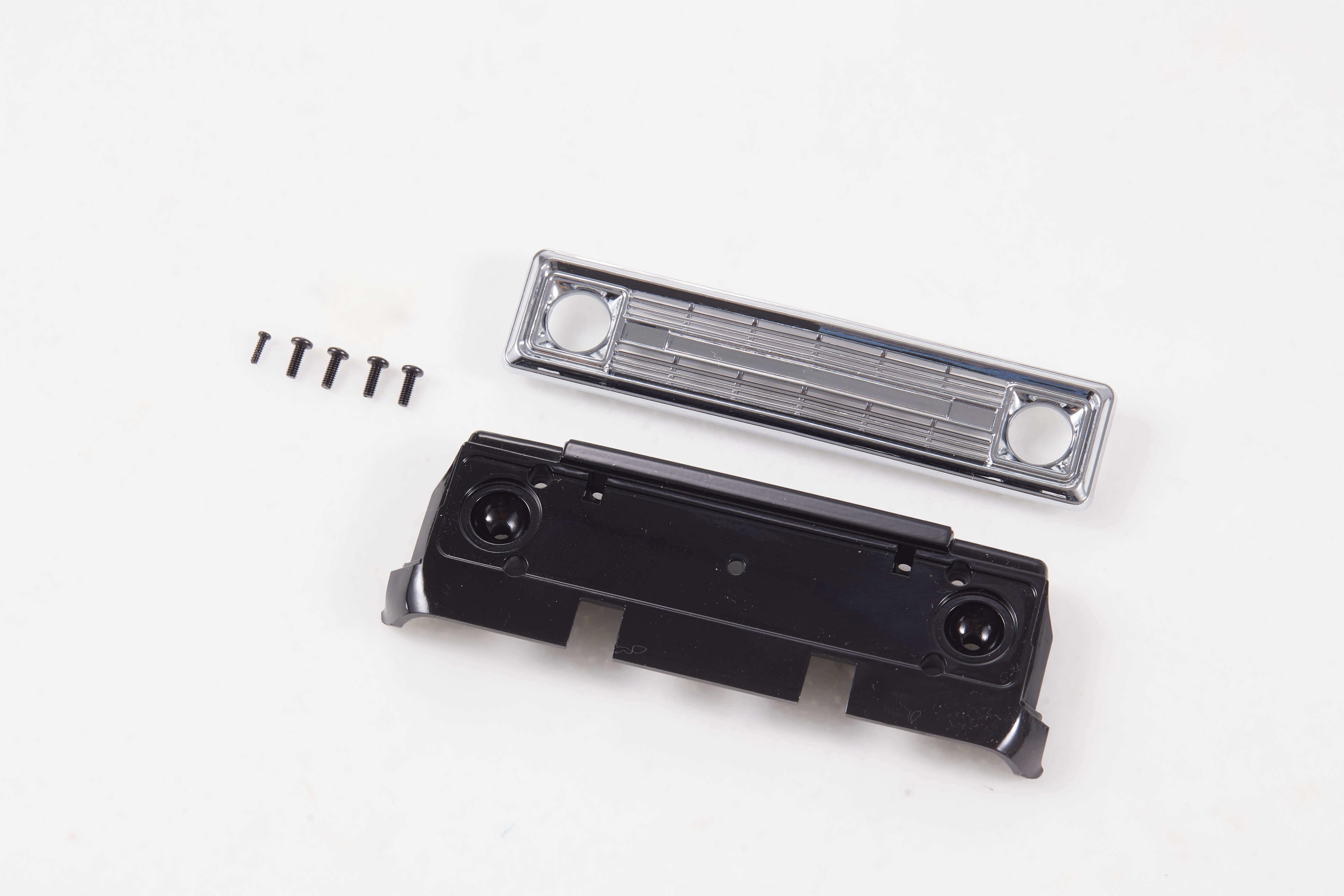1:24 K5 Blazer Exhaustion Plate Style B in black with screws